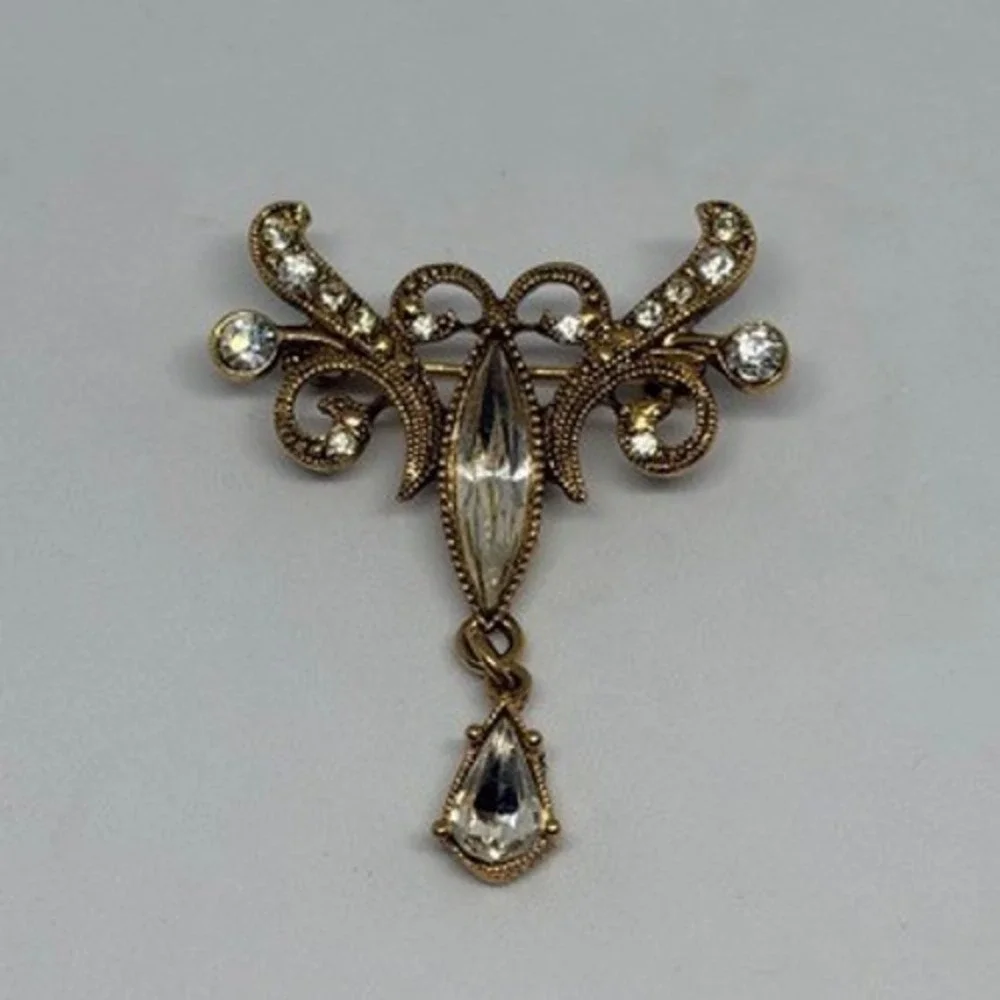 Vintage Mid Century Filigree Dangle Brooch Gold Tone Rhinestones Bridal Formal‎